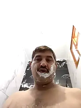 Snapshot of Amandev7 chatting on 09-10-25, 04:01 Amandev7 online show from 09-10-25, 04:01