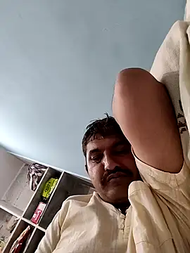 Snapshot of Amandev7 chatting on 09-10-25, 09:59 Amandev7 online show from 09-10-25, 09:59