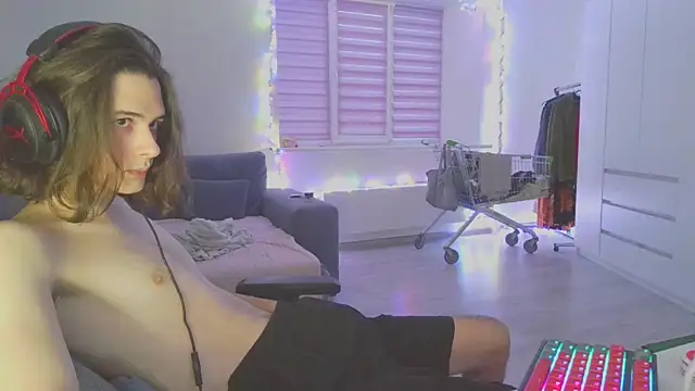 CandyChell online show from 12-18-24, 11:45