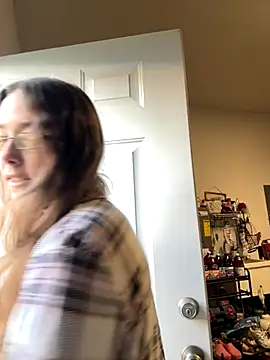 Dakota 02 online show from 11-19-25, 12:27