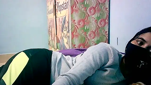 lovelydesi21 online show from 01-11-25, 06:23