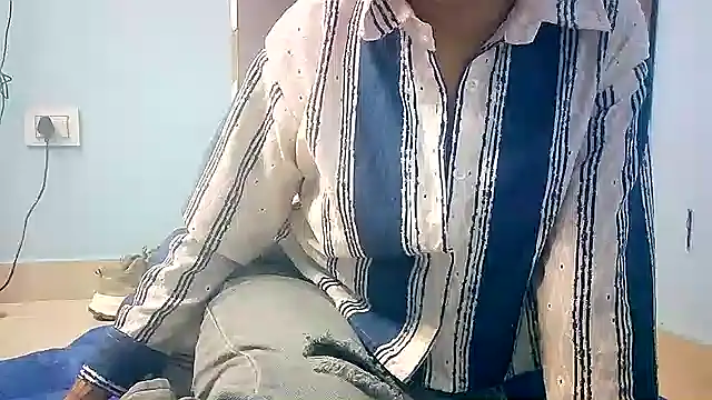 lovelydesi21 online show from 01-18-25, 02:02