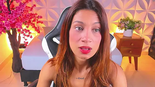 cora 22 online show from 12-26-24, 12:27