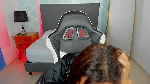 cora 22 online show from 09-15-25, 12:49