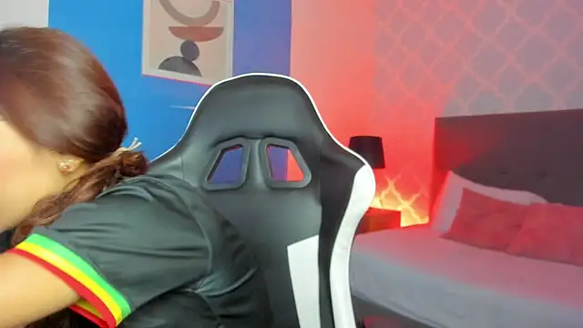 cora 22 online show from 09-27-25, 12:21