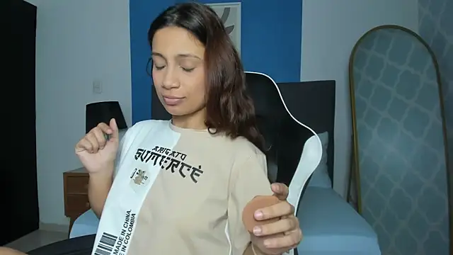 cora 22 online show from 10-03-25, 12:57