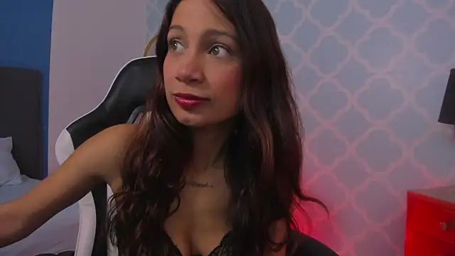 cora 22 online show from 10-11-25, 01:09