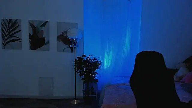 EmilyWilden online show from 10-28-25, 07:34