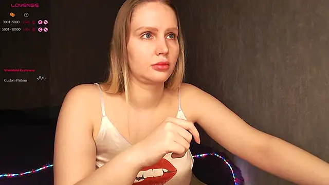 Snapshot of nutcrew chatting on 12-21-25, 08:49 nutcrew online show from 12-21-25, 08:49