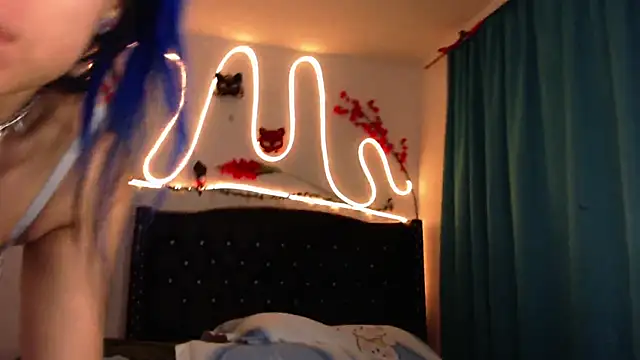 Snapshot of pussytight_pervert chatting on 03-08-25, 01:28 pussytight pervert online show from 03-08-25, 01:28