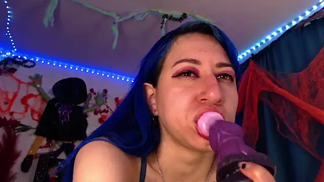 Snapshot of pussytight_pervert chatting on 10-21-25, 11:05 pussytight pervert online show from 10-21-25, 11:05