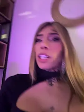 caroline cossei online show from 12-22-24, 09:55