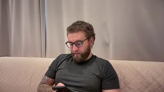 Bear bear  online show from 04-28-26, 08:41