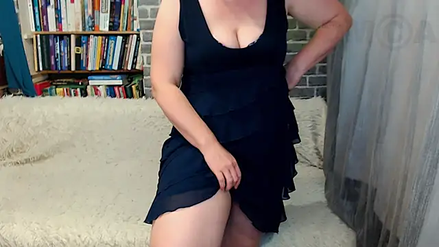 Rainbow lady online show from 11-18-25, 02:43