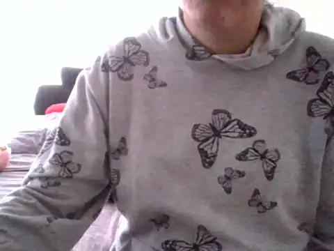 Snapshot of RAYA_1 chatting on 10-12-25, 10:20 RAYA 1 online show from 10-12-25, 10:20