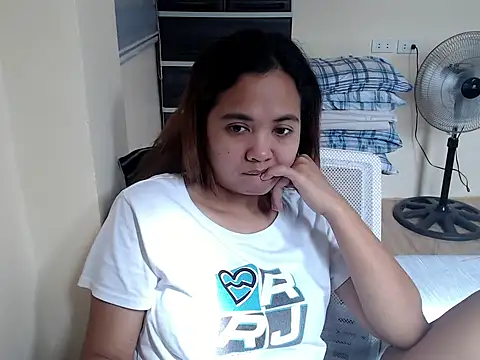 xTheLastVIRGINx online show from 02-15-26, 06:32