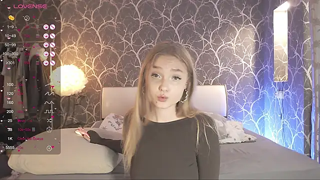 MiaMiaMeow online show from 10-18-25, 11:55