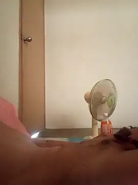 Snapshot of hughug123456 chatting on 09-09-25, 01:38 hughug123456 online show from 09-09-25, 01:38