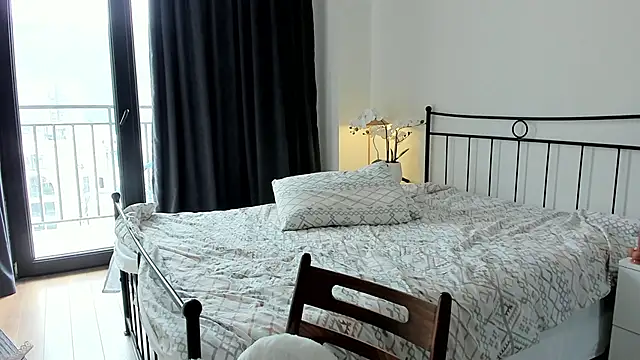 julias tapes online show from 03-18-25, 07:30