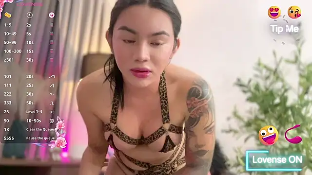 sassy olivia online show from 10-14-25, 07:36