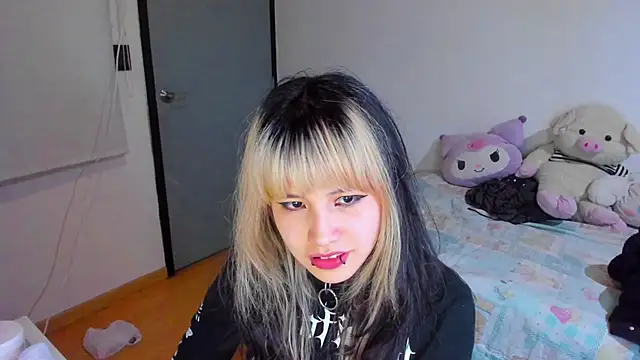 Akane-Mou online show from 12-12-24, 05:31