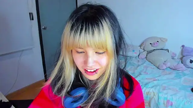 Akane-Mou online show from 12-24-24, 04:00