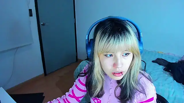 Akane-Mou online show from 12-27-24, 05:42