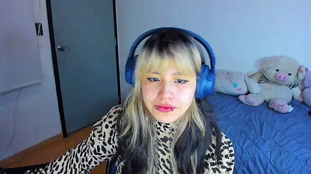 Akane-Mou online show from 01-04-25, 09:43