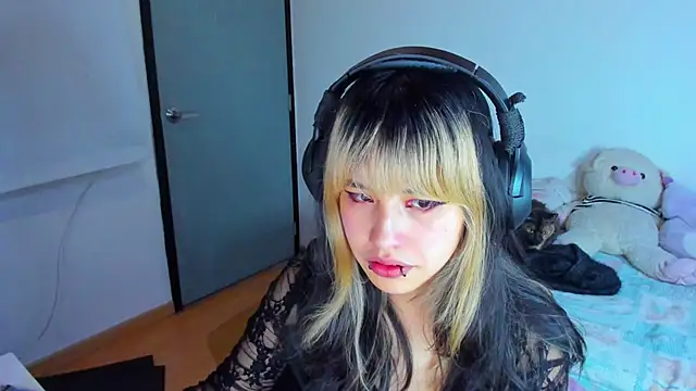 Akane-Mou online show from 01-14-25, 08:52