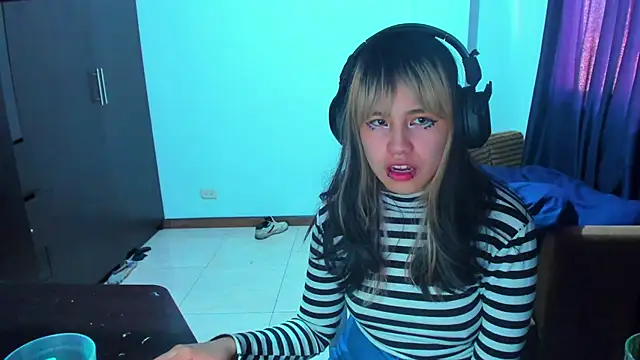 Akane-Mou online show from 01-19-25, 02:38