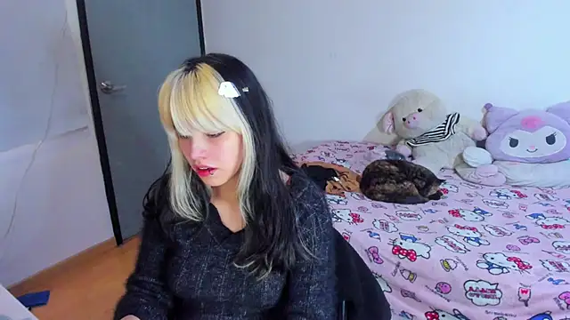 Akane-Mou online show from 03-11-25, 11:33