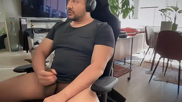 HungandThickLatin online show from 03-20-25, 11:45