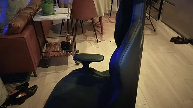 HungandThickLatin online show from 10-26-25, 08:53