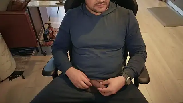 HungandThickLatin online show from 11-14-25, 07:23