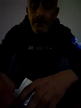 Snapshot of cuci45 chatting on 09-29-25, 08:24 cuci45 online show from 09-29-25, 08:24