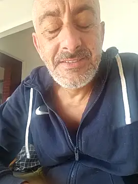 Snapshot of cuci45 chatting on 10-08-25, 08:12 cuci45 online show from 10-08-25, 08:12