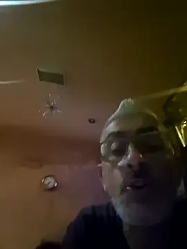 Snapshot of cuci45 chatting on 10-09-25, 04:38 cuci45 online show from 10-09-25, 04:38