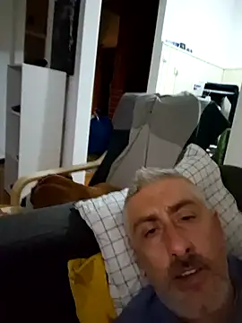 Snapshot of cuci45 chatting on 10-24-25, 09:33 cuci45 online show from 10-24-25, 09:33