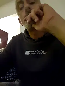 Snapshot of cuci45 chatting on 11-02-25, 09:28 cuci45 online show from 11-02-25, 09:28