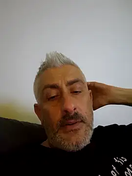 Snapshot of cuci45 chatting on 11-22-25, 03:16 cuci45 online show from 11-22-25, 03:16