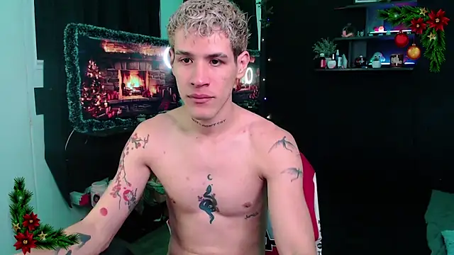 Snapshot of andybxby chatting on 12-17-24, 11:38 andybxby online show from 12-17-24, 11:38