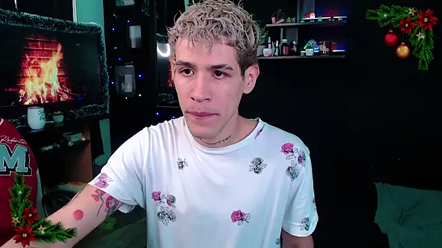 Snapshot of andybxby chatting on 12-20-24, 08:55 andybxby online show from 12-20-24, 08:55