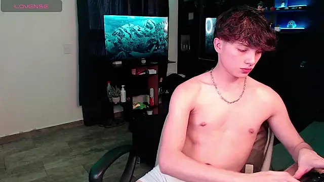 Snapshot of andybxby chatting on 01-14-25, 09:51 andybxby online show from 01-14-25, 09:51