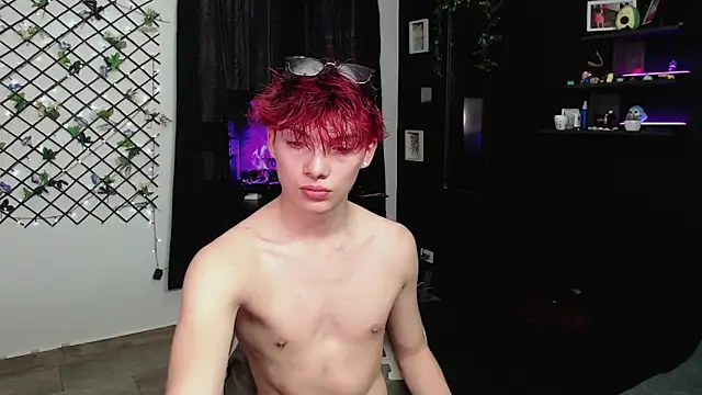 Snapshot of andybxby chatting on 02-07-25, 08:31 andybxby online show from 02-07-25, 08:31