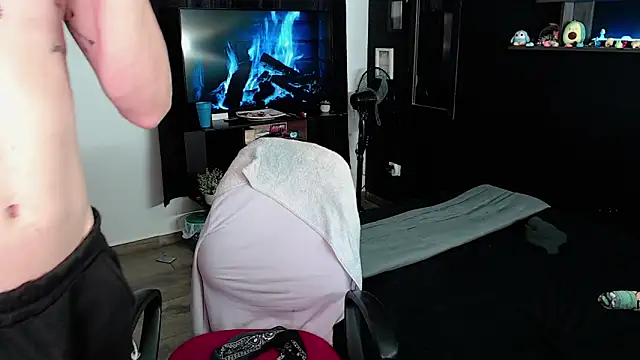 Snapshot of andybxby chatting on 03-15-25, 08:54 andybxby online show from 03-15-25, 08:54