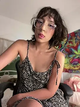 Snapshot of aurora_xoxo chatting on 05-24-26, 03:22 aurora xoxo online show from 05-24-26, 03:22