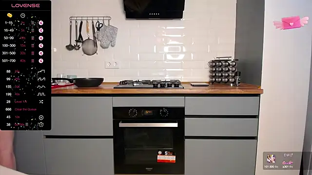 Snapshot of BubbbleGumm chatting on 02-26-25, 02:57 BubbbleGumm online show from 02-26-25, 02:57