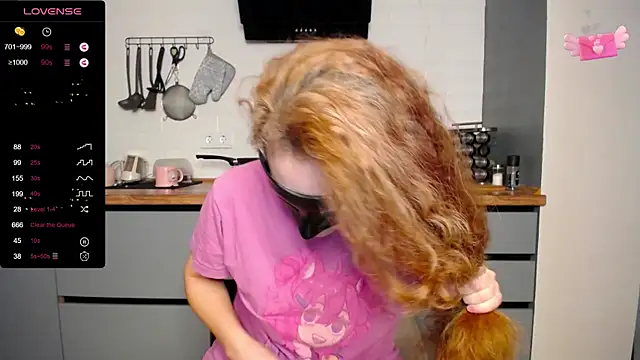 Snapshot of BubbbleGumm chatting on 03-04-25, 07:43 BubbbleGumm online show from 03-04-25, 07:43