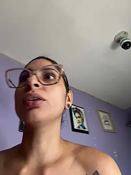 Snapshot of charlotte_stevenss_ chatting on 12-30-24, 04:51 charlotte stevenss  online show from 12-30-24, 04:51