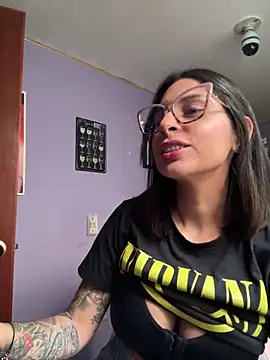 Snapshot of charlotte_stevenss_ chatting on 01-07-25, 02:41 charlotte stevenss  online show from 01-07-25, 02:41